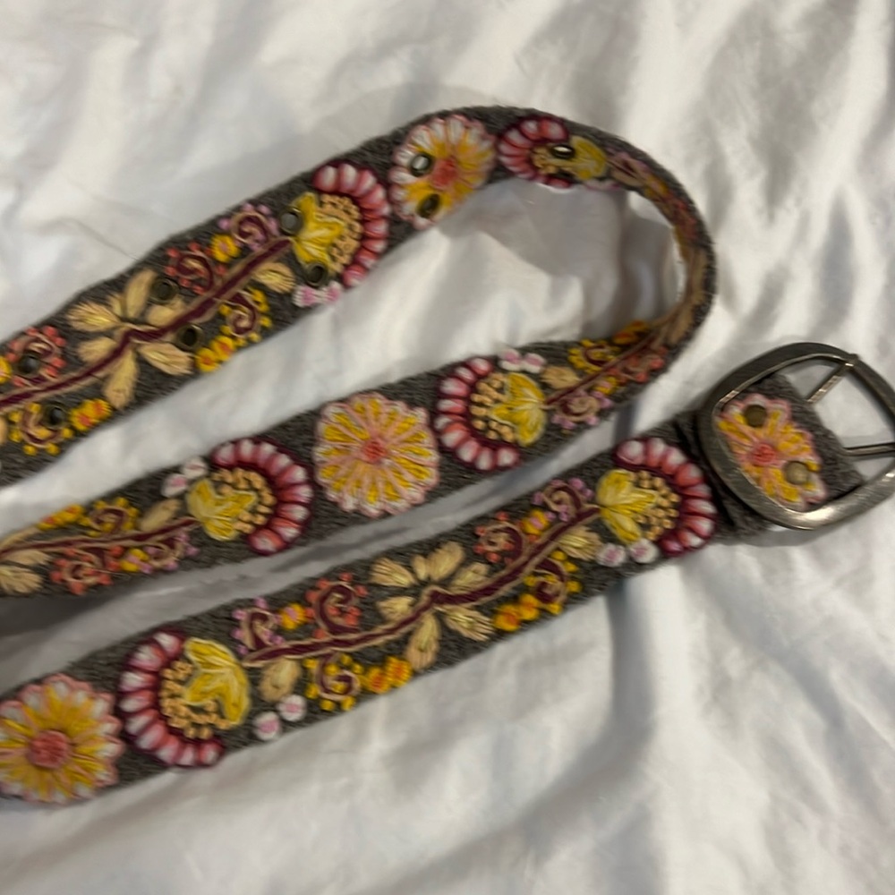 Embroidered wool belt